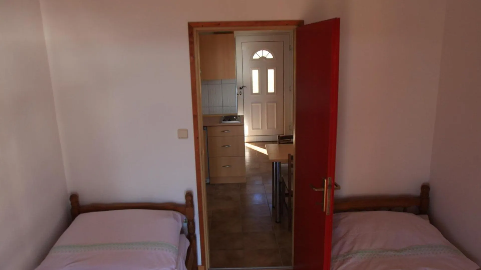 Apartments With A Parking Space Rtina - Stosici, Zadar - 15921 Ražanac